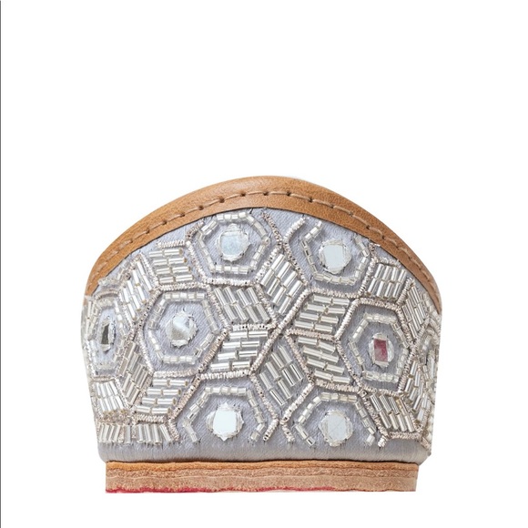 Silver Juttis - Indian dress shoes/flats - Picture 9 of 9